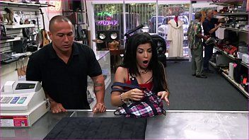 play XXX في المكتب مع البائع بسعر منخفض