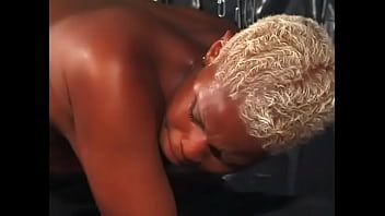 play La ragazza con i capelli rossi pensa di essere la più speciale