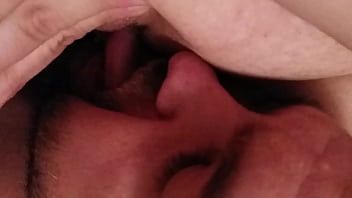 play إنها تستخدم الهزازات في كل مرة تكون فيها قرنية وليس لديها من يفعل ذلك
