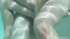 play استمتع بتجربة الاسترخاء المطلق مع التدليك بالزيت للزوجين الآسيويين المثيرين في الهند