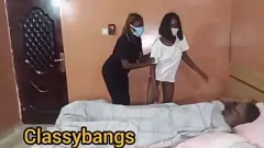 play أعطتني زوجتي أفضل هدية عيد ميلاد على الإطلاق: اللسان الأبنوسي المشبع بالبخار وممارسة الجنس مع الهرة